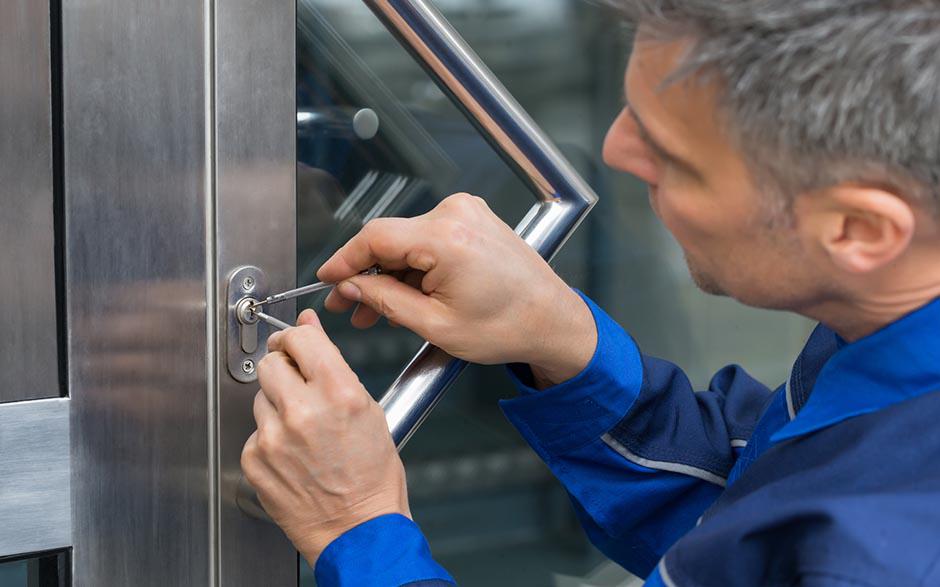 recherche serrurier metallier Paris 18